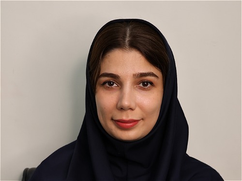 آیسان قهرمانی(اپراتور تلفن)